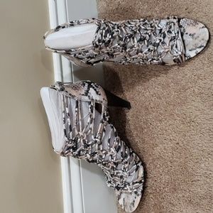 Vince Camuto multi-colored open toe caged 4" sandals. Size 8.5